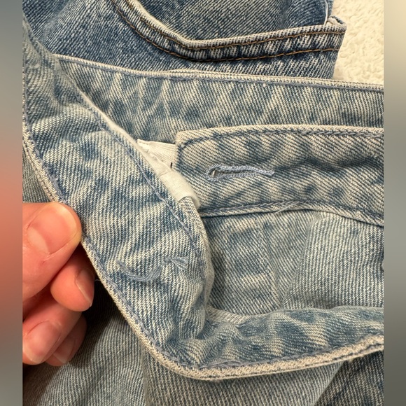 NWT Le Lis Medium Blue Wash Distressed Denim Asymmetrical Mini Skirt- Large - Picture 6 of 7